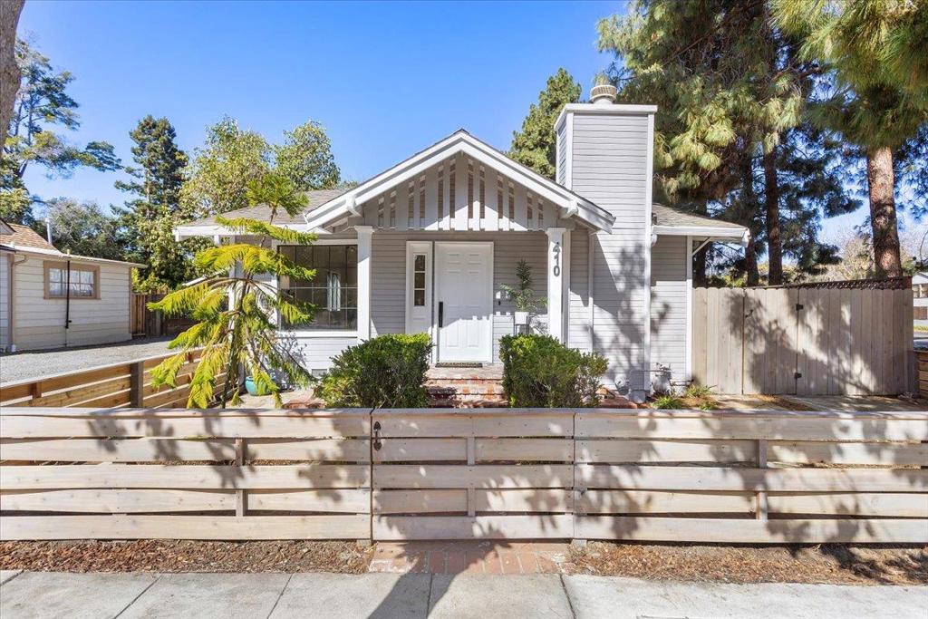 410 S Shoreline Boulevard Property Photo