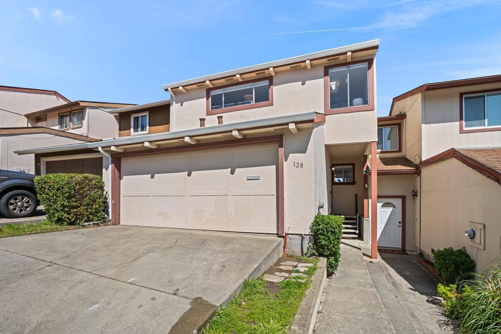 128 Saint Michaels Court Property Photo