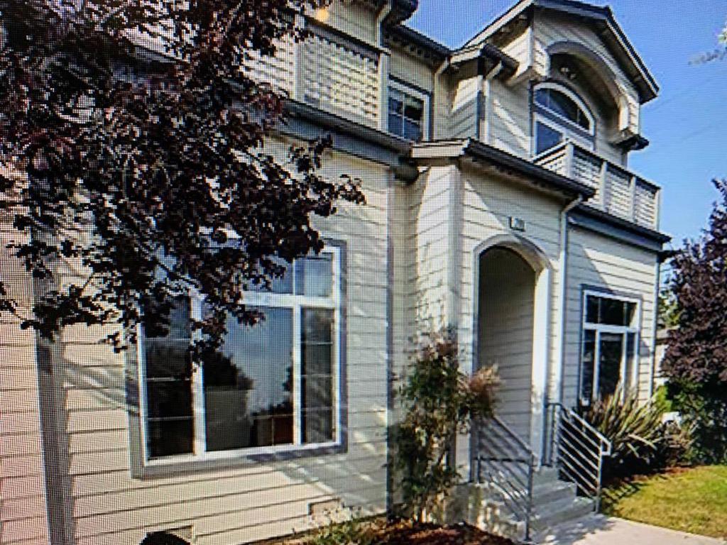 107 Ferdinand Ave Property Photo