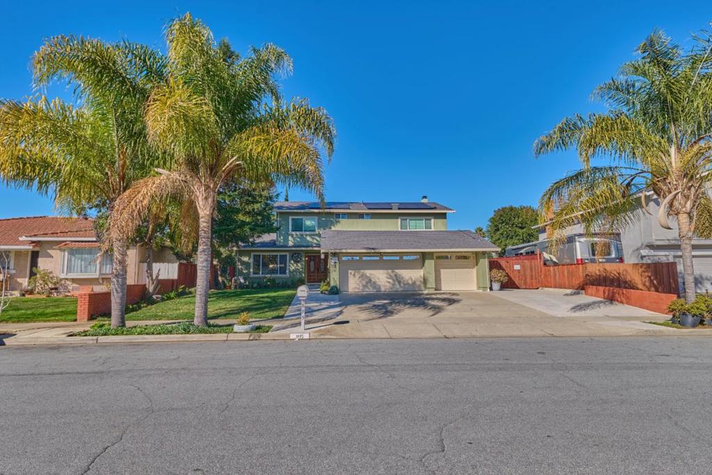 895 Greenwich Drive Property Photo
