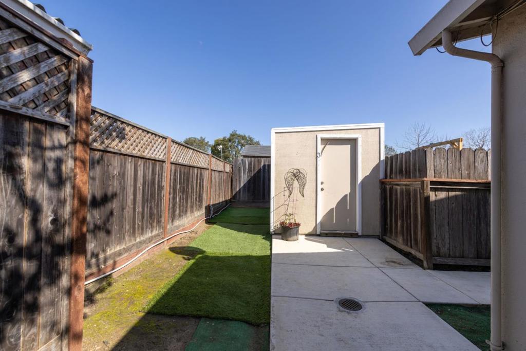 1621 Capitola Road Property Photo 23
