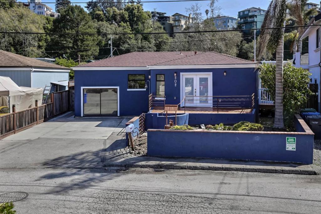 202 Sand Street Property Photo