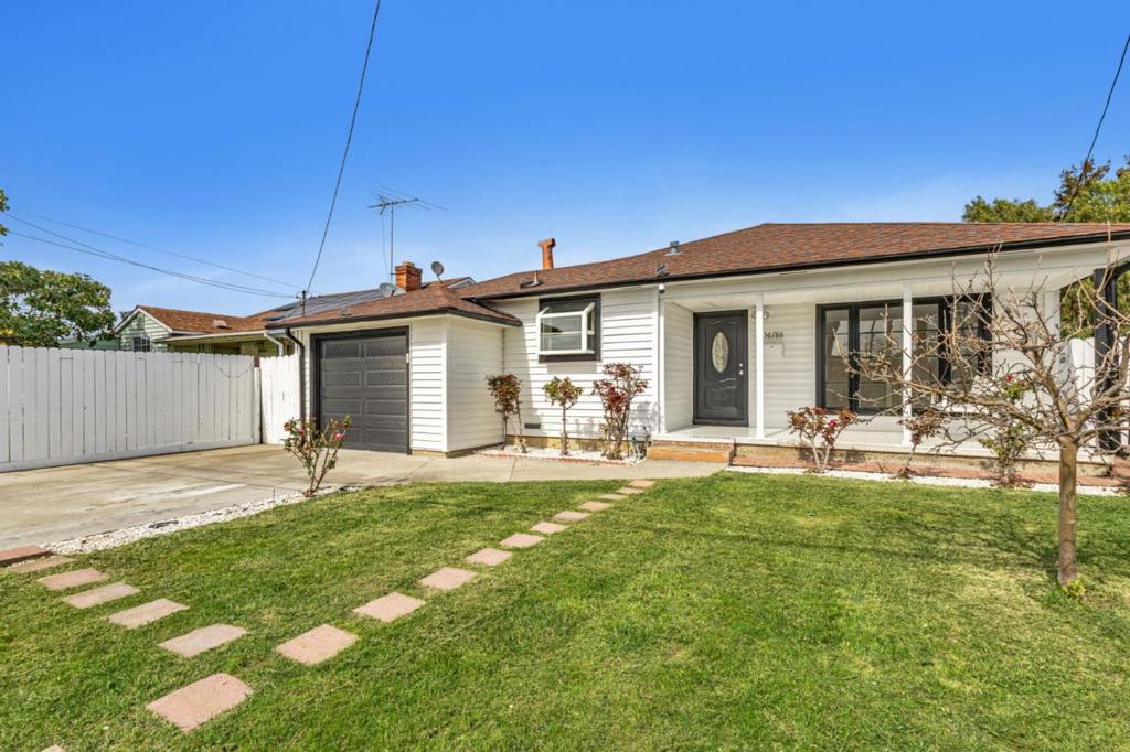 36786 Magnolia Street Property Photo