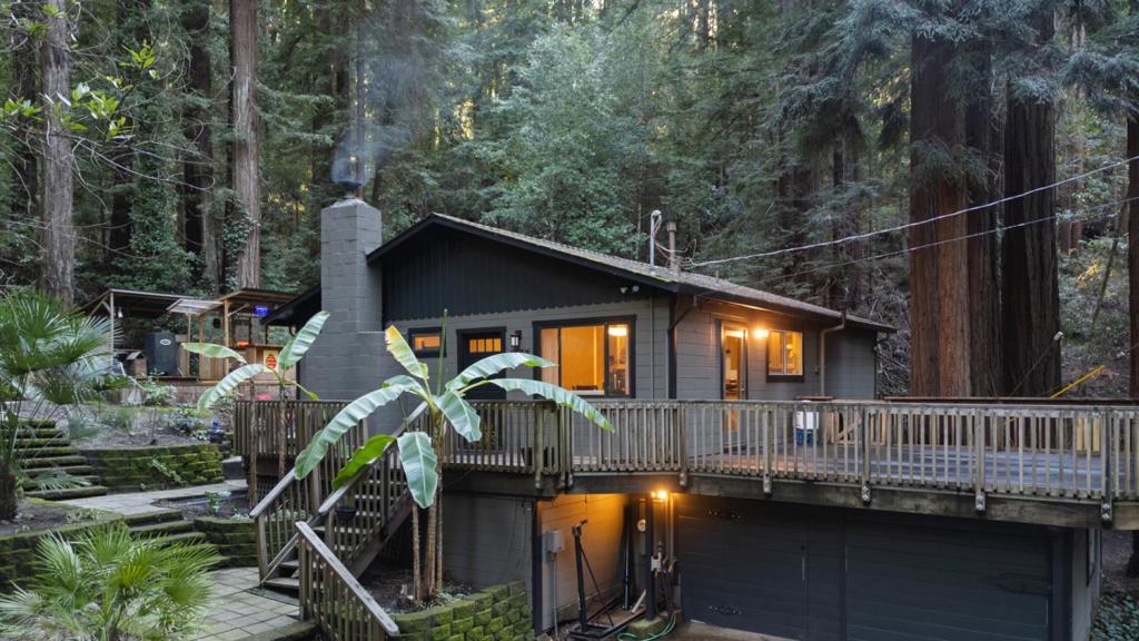 1257 Lakeside Drive Property Photo 1