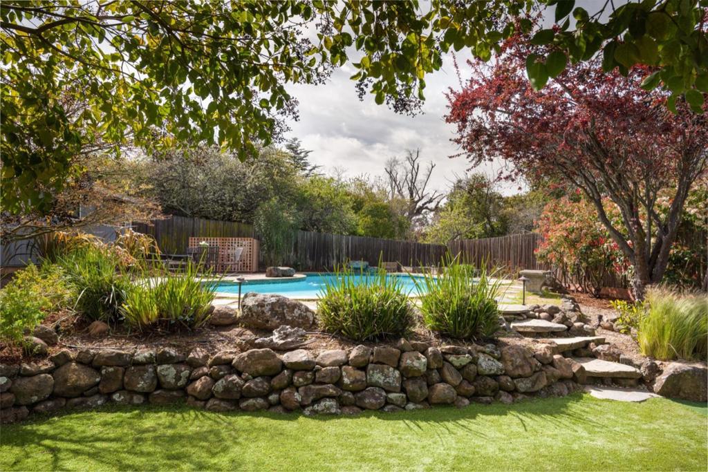 808 Holly Road Property Photo