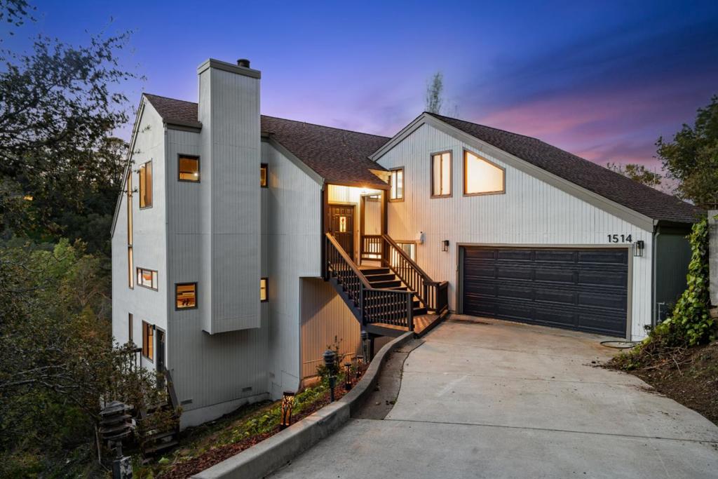 1514 La Mesa Lane Property Photo