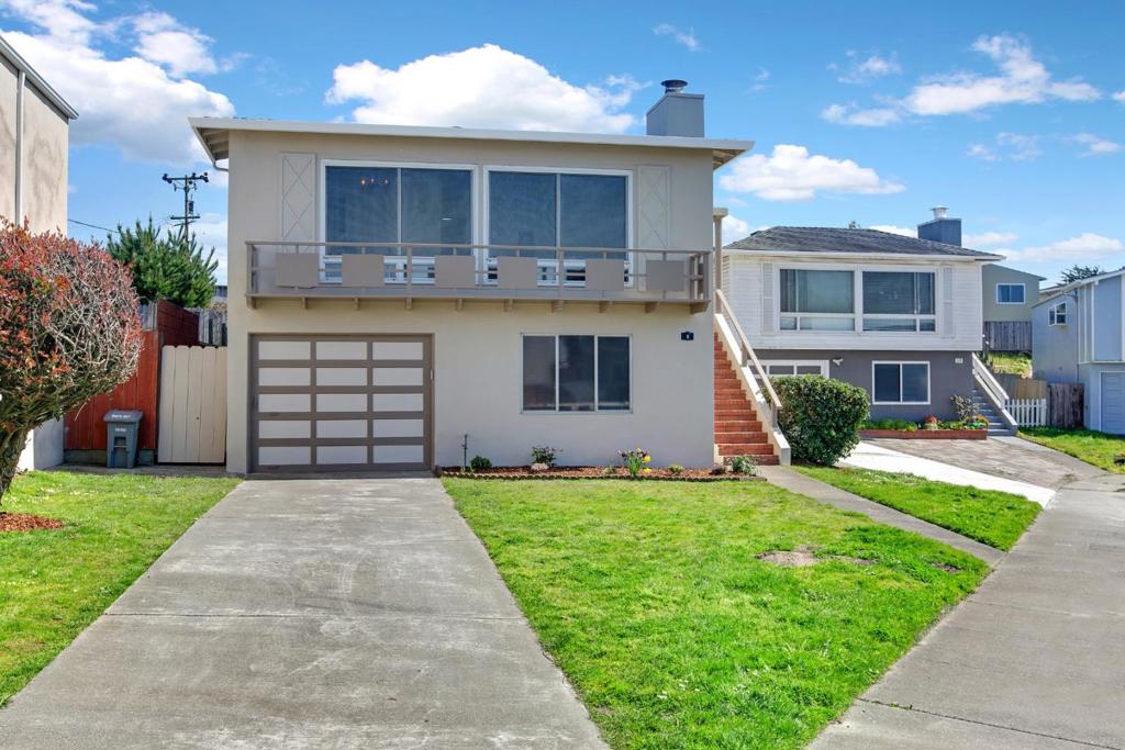 9 Seabreeze Court Property Photo