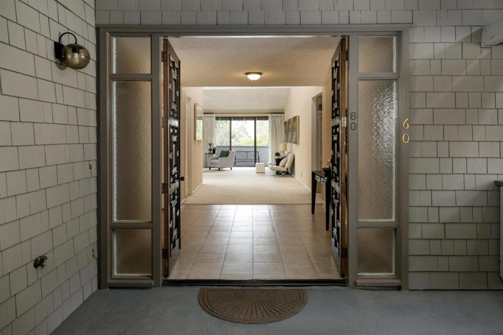 60 Mansion Court Property Photo