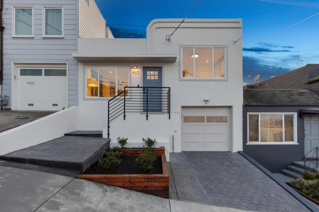 423 Victoria Street Property Photo