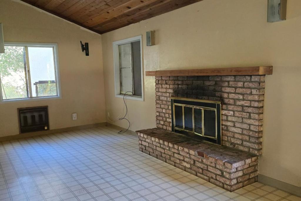 28750 Underwood Road Property Photo 13