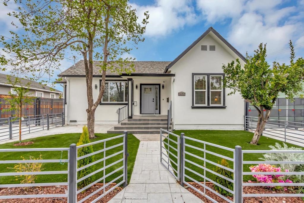 1690 Washington Street Property Photo