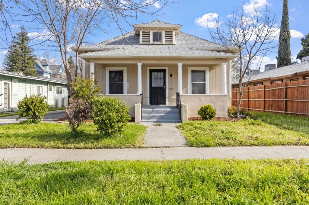 335 E 20th Street Property Photo