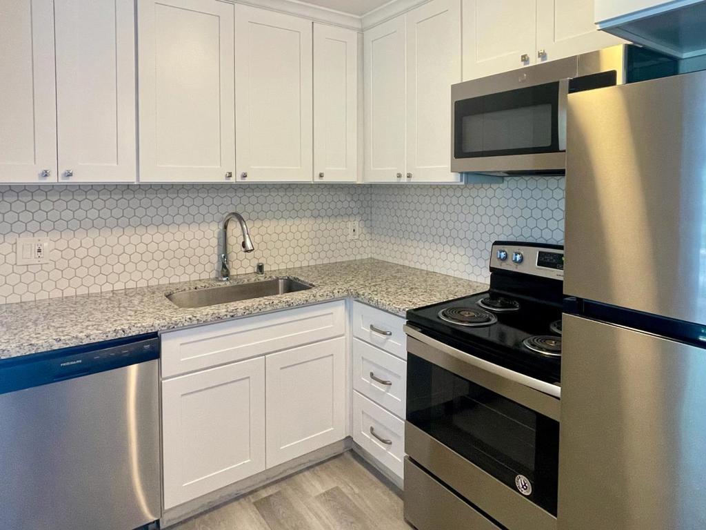 794 Deland Avenue Property Photo 4