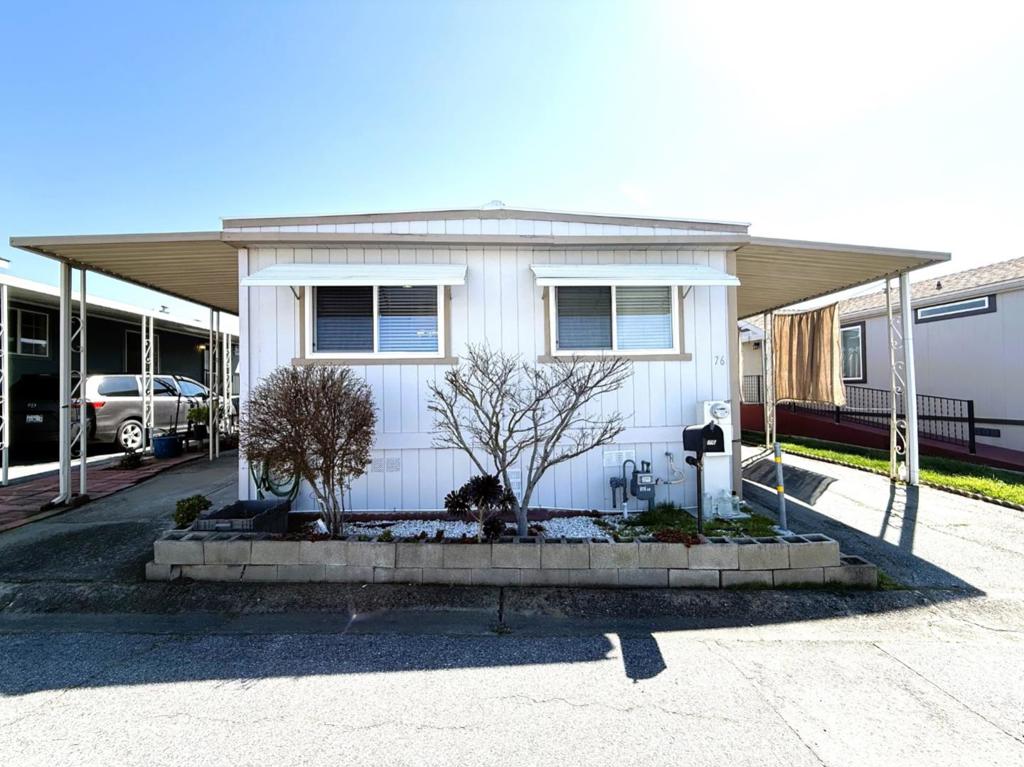 120 Dixon Property Photo