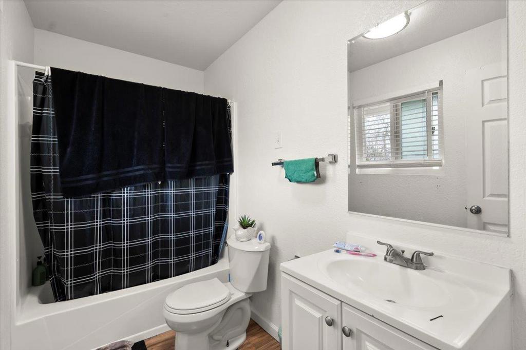 611 E 7th Street Property Photo 18