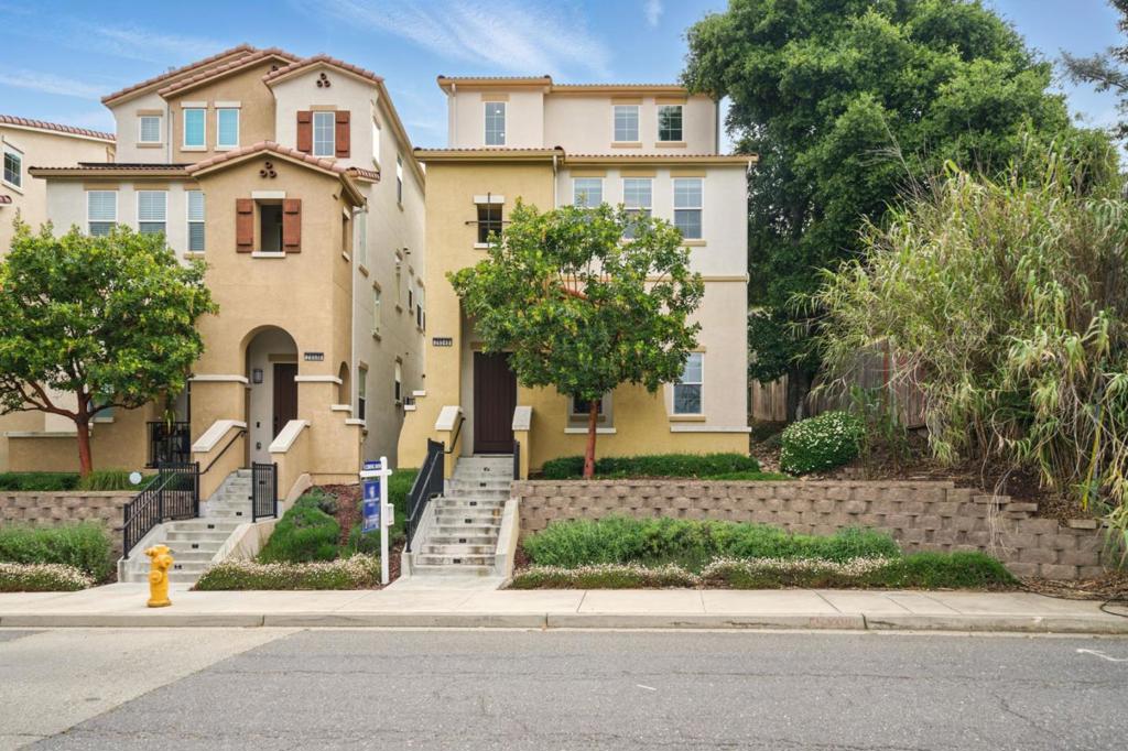 26540 Hayward Boulevard Property Photo