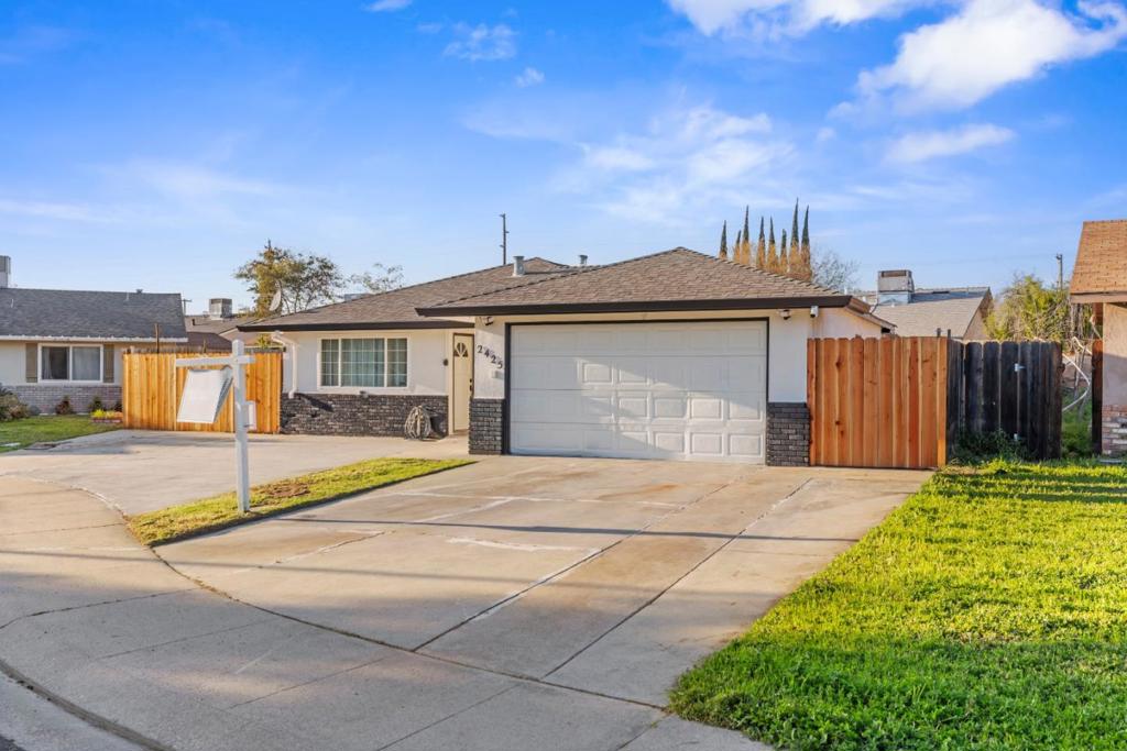 2425 Kildare Lane Property Photo