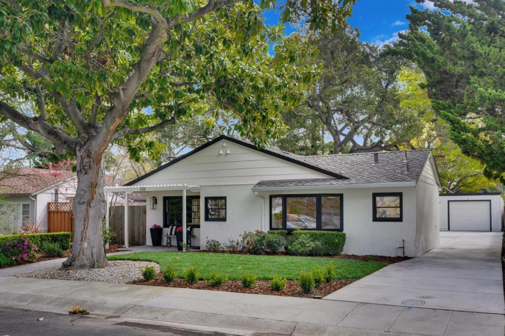 732 Coastland Drive Property Photo