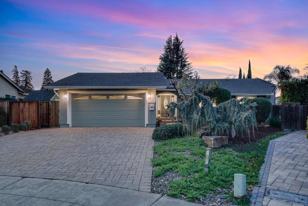 1071 Fuchsia Property Photo