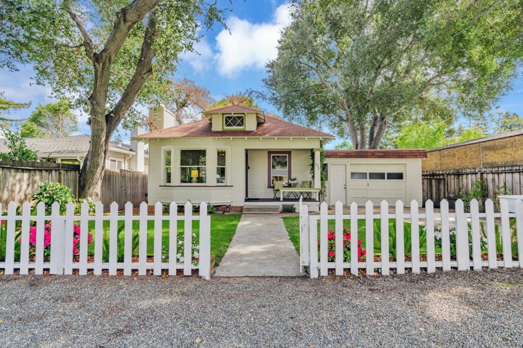 636 11th Avenue Property Photo