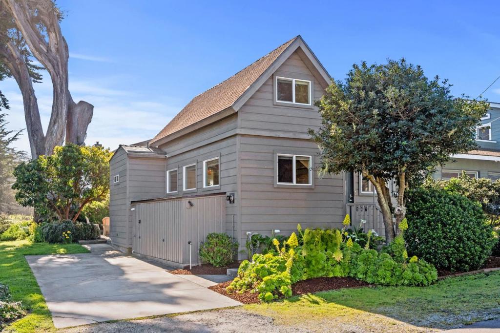 Moss Beach Real Estate Listings Main Image