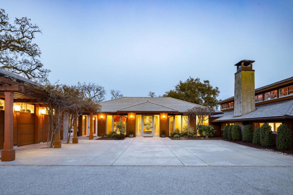 18 Touche Property Photo