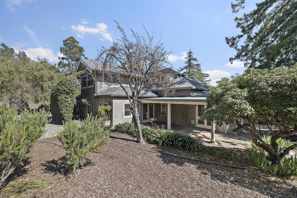 100 Wood Road Property Photo