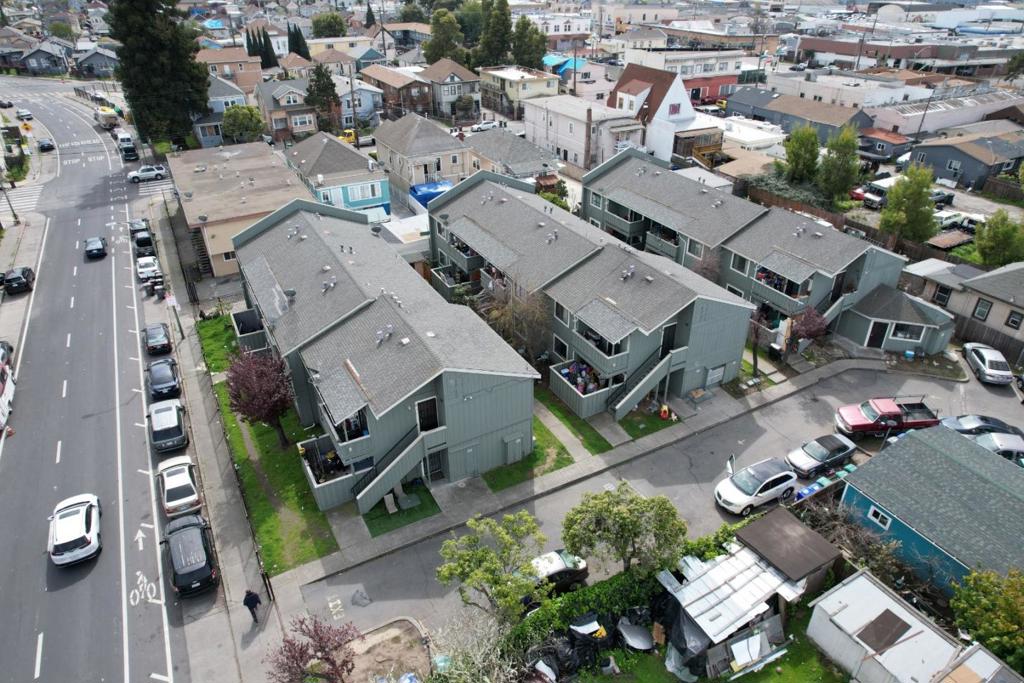 4527 Bancroft Avenue Property Photo