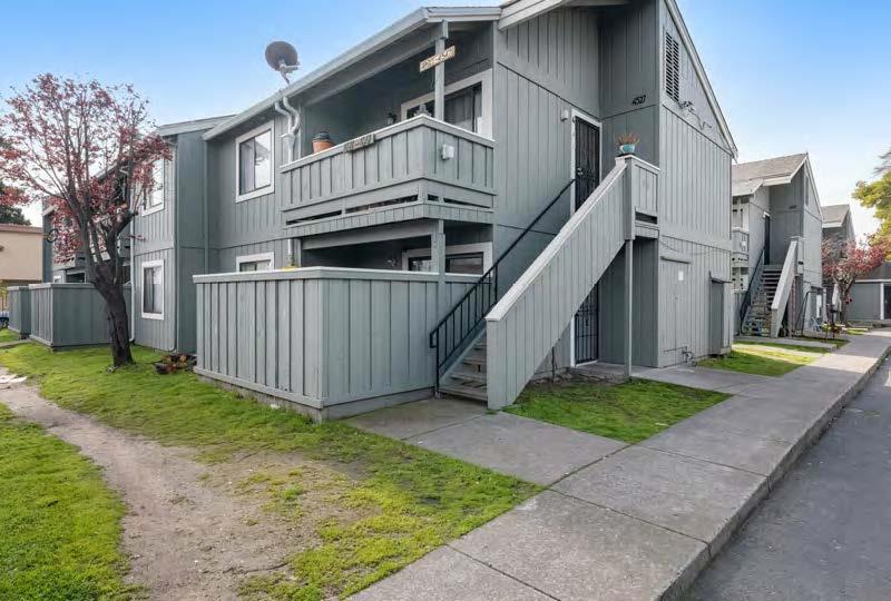 4527 Bancroft Avenue Property Photo 8
