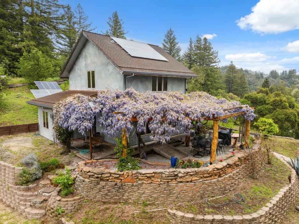 18010 Moonrise Road Property Photo