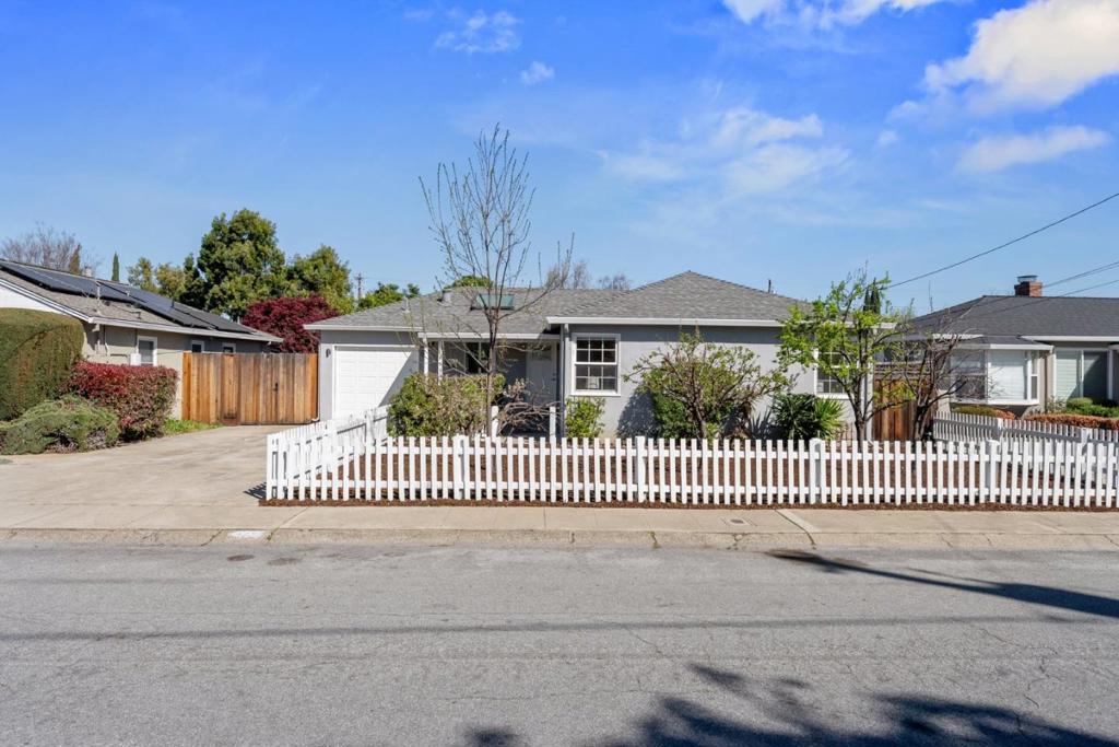 426 Bradley Avenue Property Photo