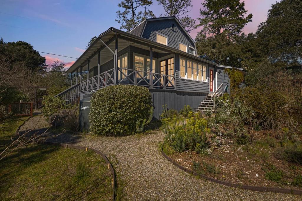 130 Pine Street Property Photo 1