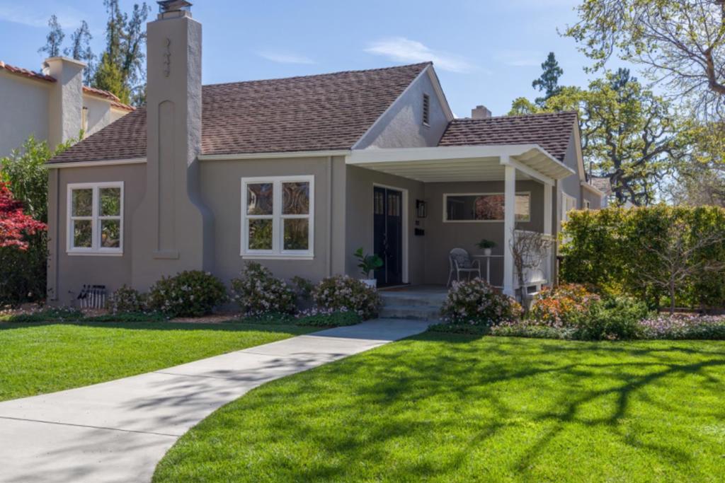 202 Rinconada Avenue Property Photo