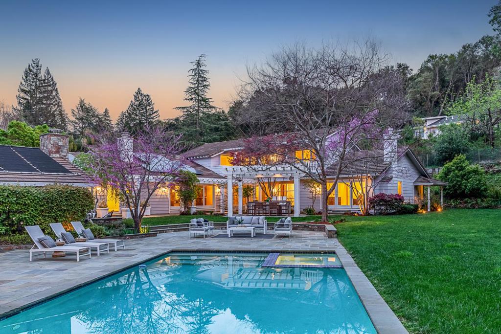 Los Altos Hills Real Estate Listings Main Image