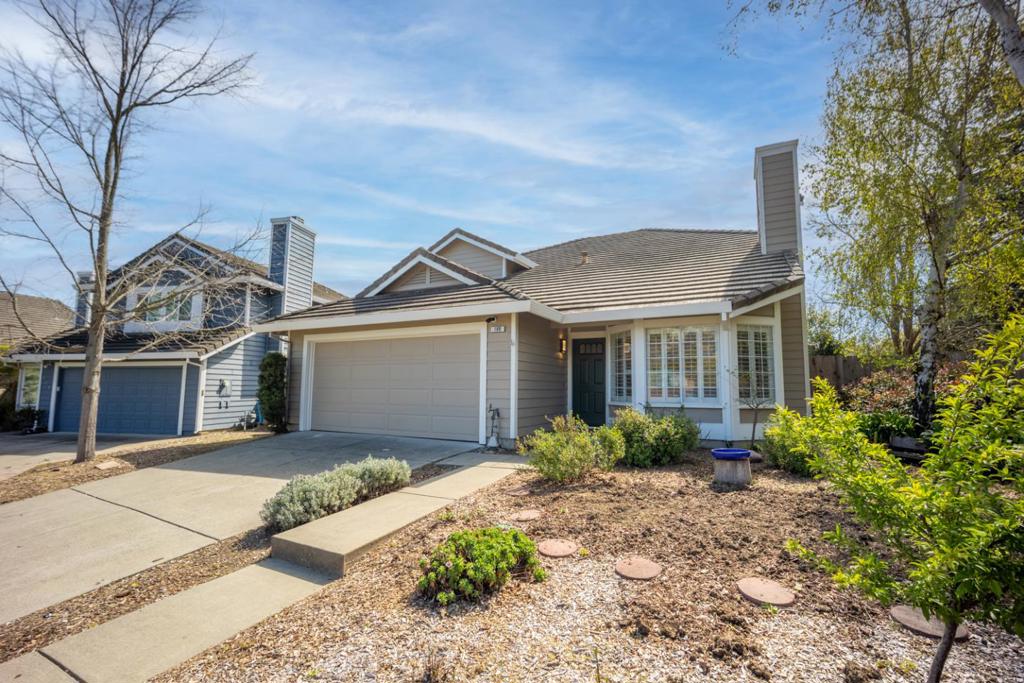 100 Drake Court Property Photo