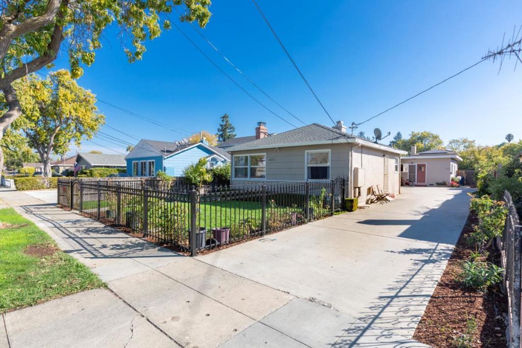 1064 15th Avenue Property Photo
