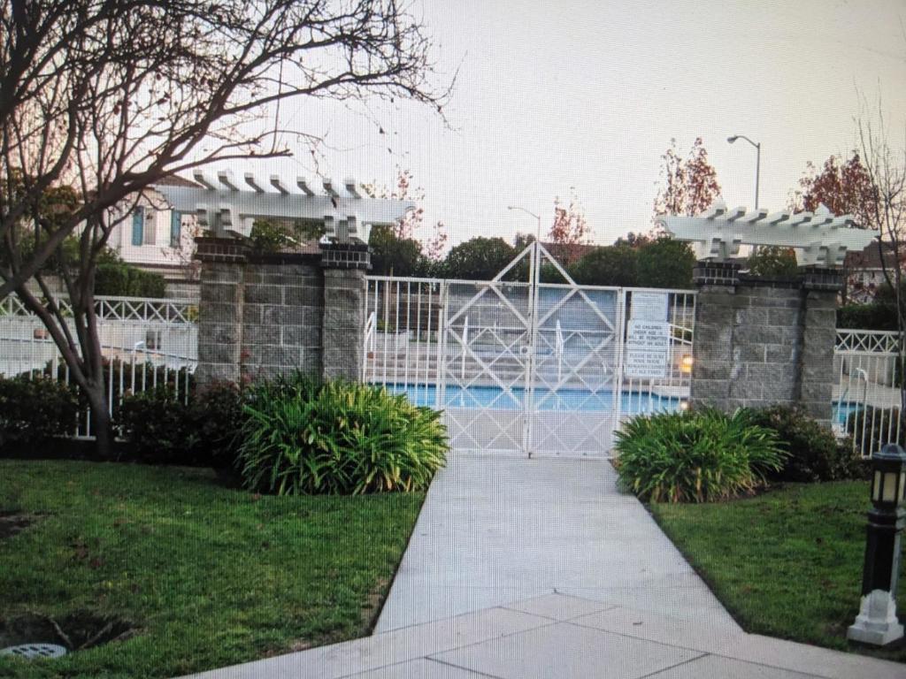 5691 Spry Property Photo