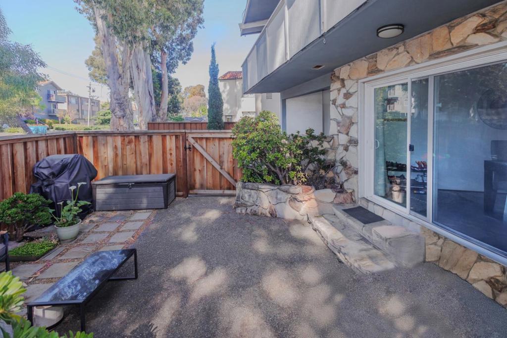124 El Camino Real Property Photo 4
