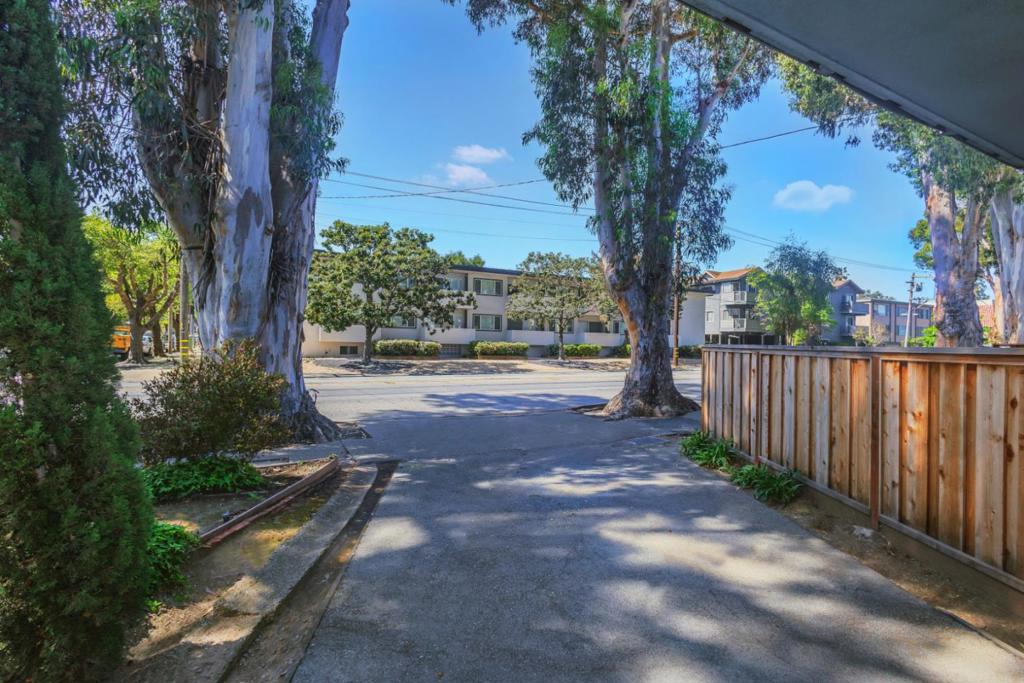 124 El Camino Real Property Photo 8
