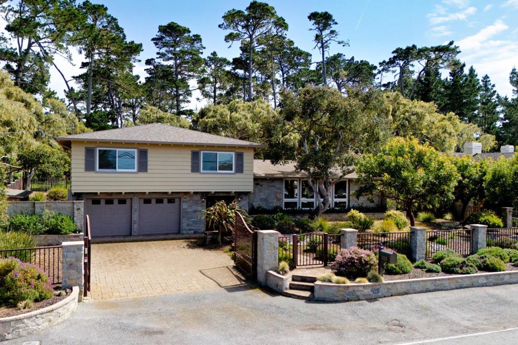 3125 Bird Rock Road Property Photo 1