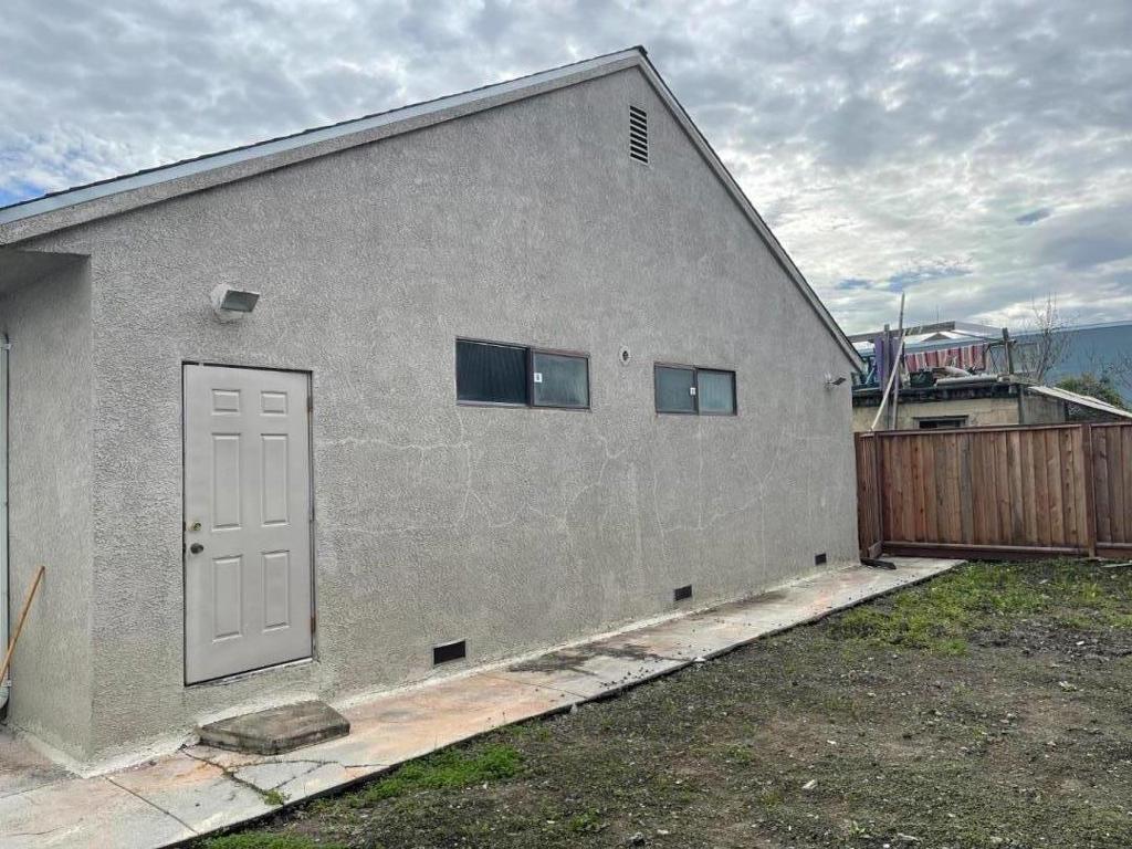 2439 Adeline Street Property Photo 14