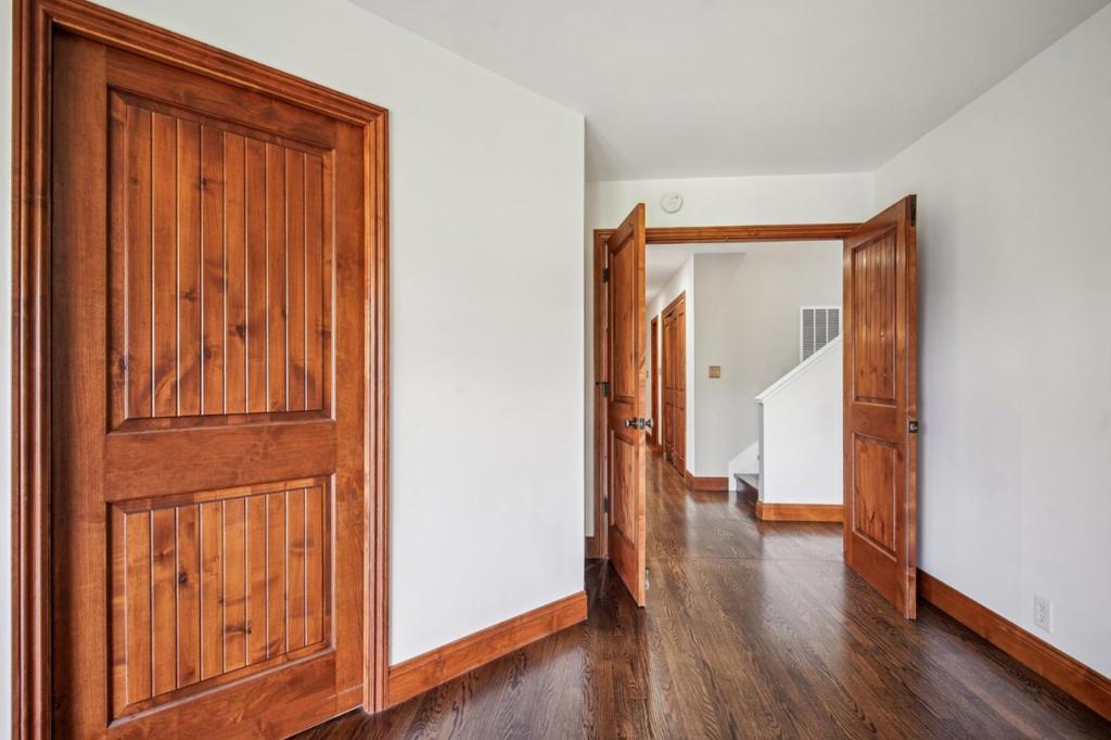 156 Springdale Way Property Photo 30