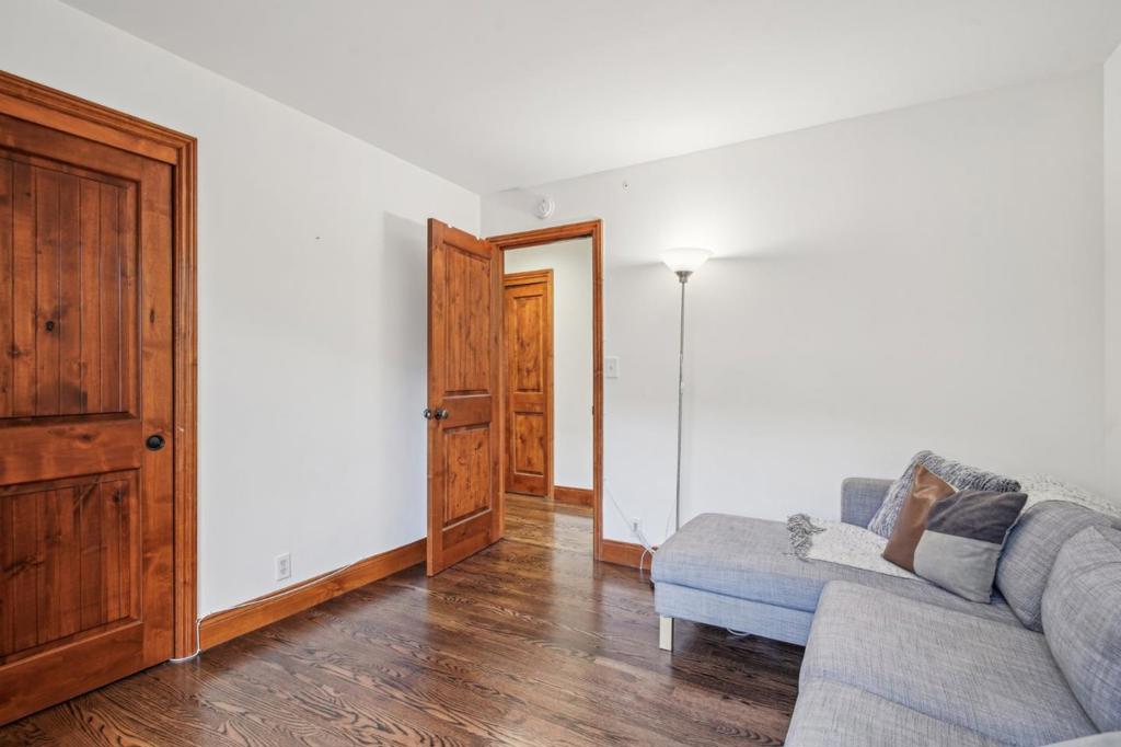 156 Springdale Way Property Photo 37