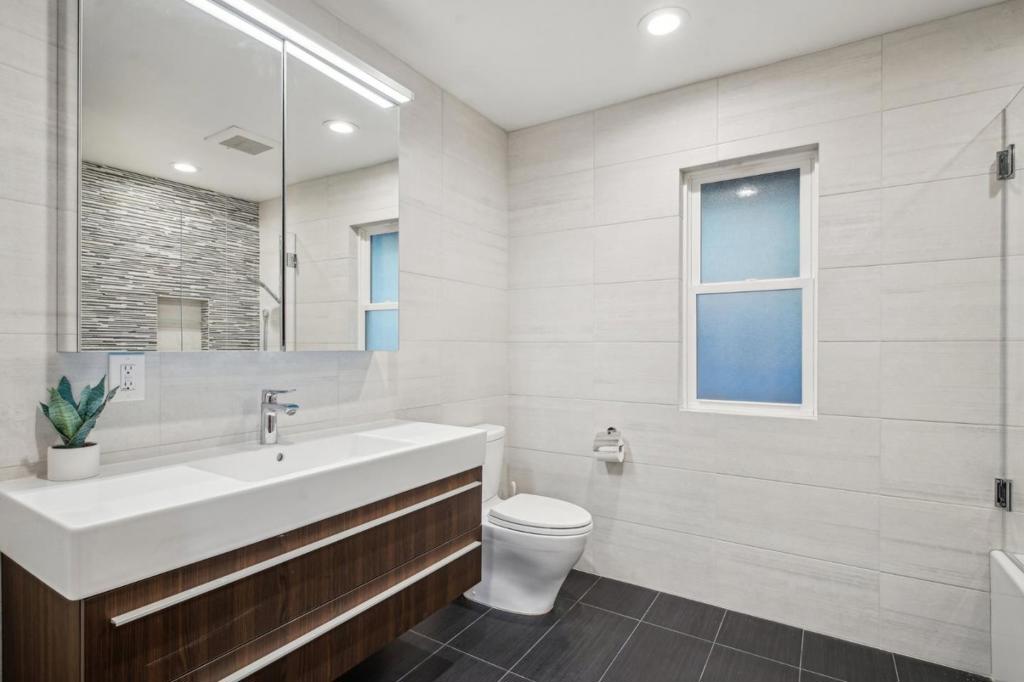 156 Springdale Way Property Photo 41