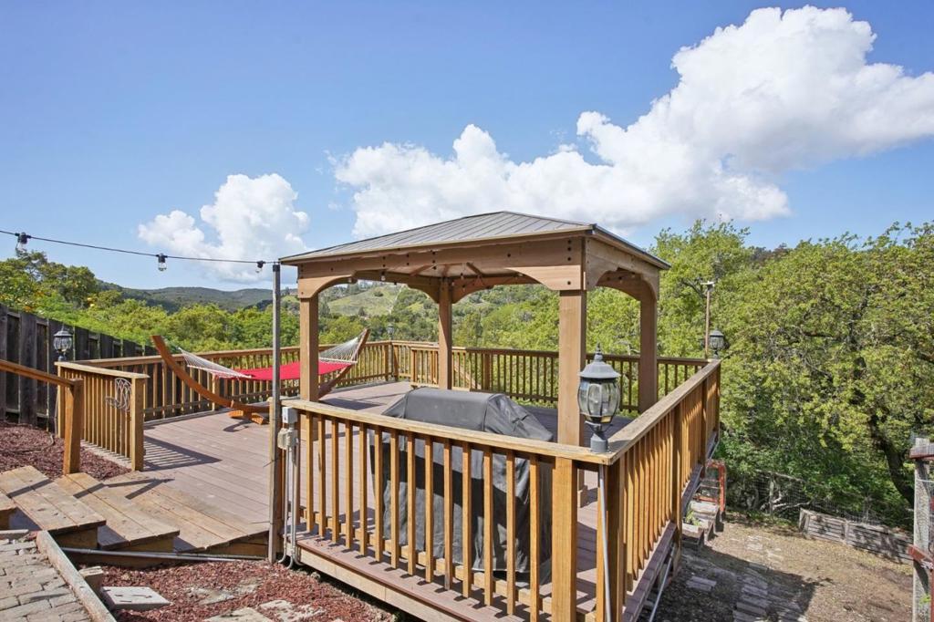 156 Springdale Way Property Photo 48