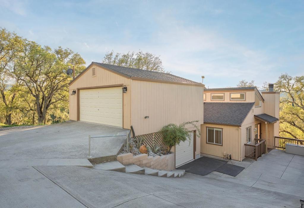 2627 Crows Nest Loop Property Photo 1