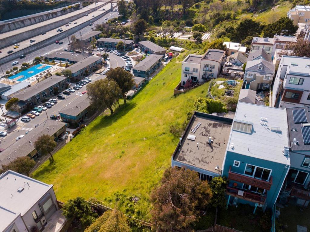 132 Bache Street Property Photo 3