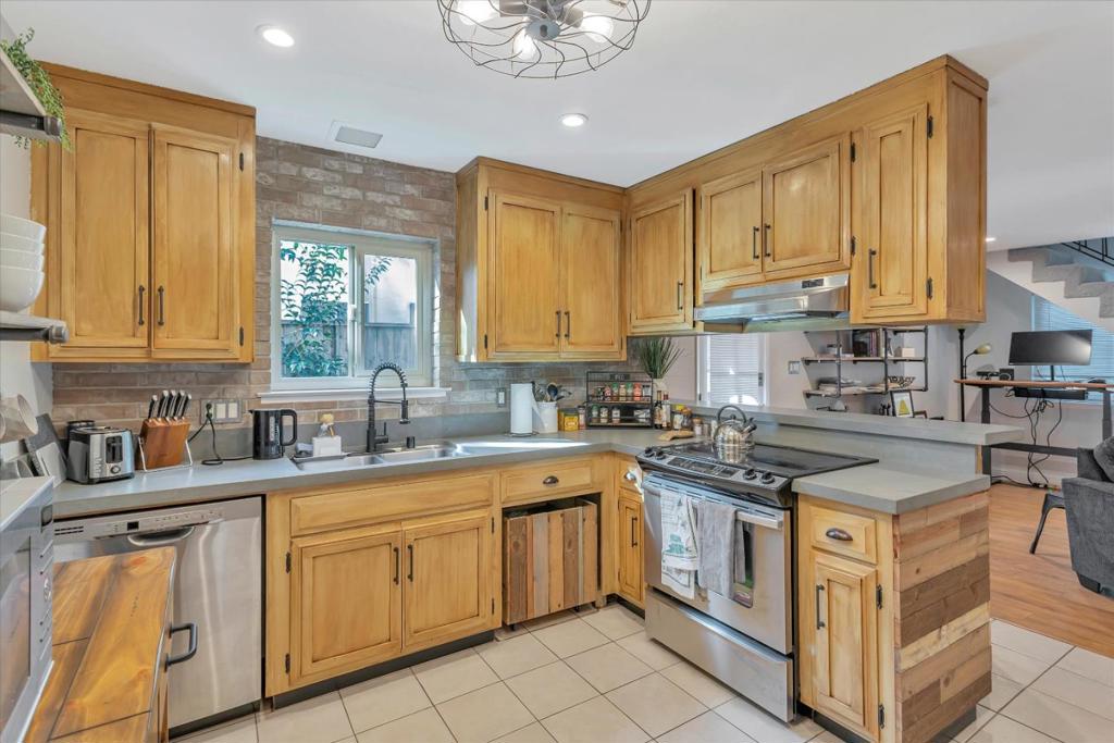 331 Poe Street Property Photo 18
