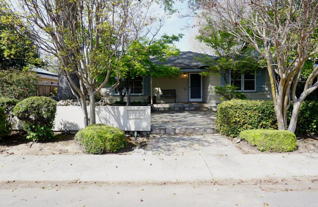 1515 De Anza Way Property Photo 1
