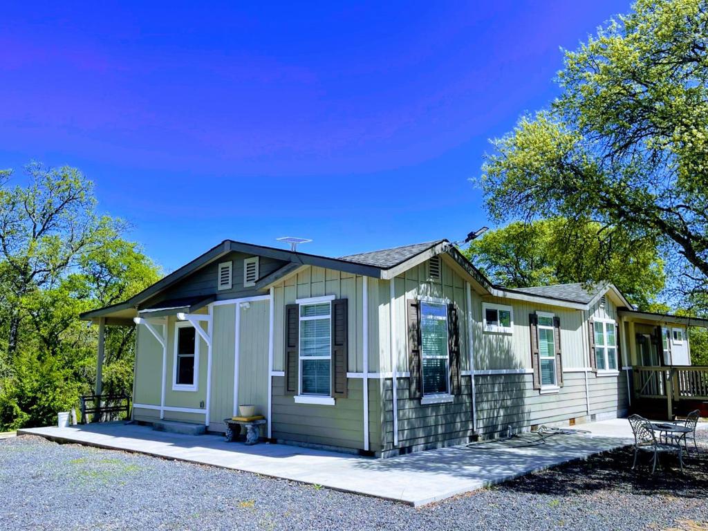 3570 Stagecoach Road Property Photo 1